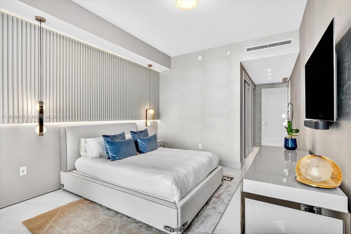 Bedroom, Interior, Recessed Lighting