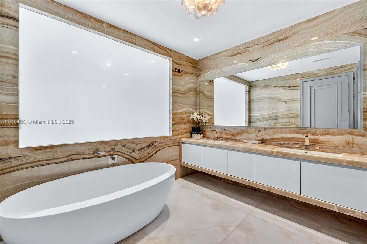 Bathroom, Dual Sink Vanities, Free Standing Baths, Interior, Recessed Lighting