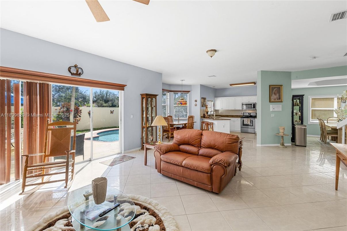 Dining room, Interior, Kitchen, Living room, Pendant Lights, Stainless Steel Appliances