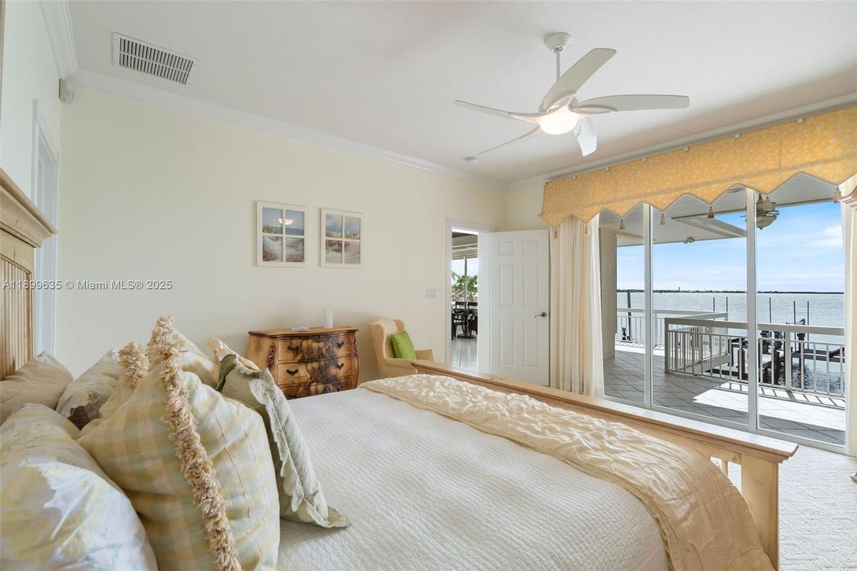 Bedroom, Interior, Water