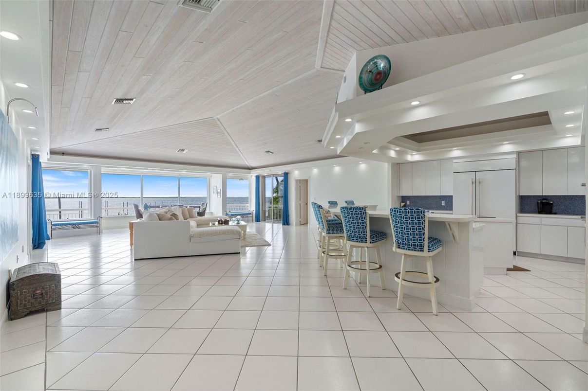 Interior, Kitchen, Living room, Recessed Lighting, Water