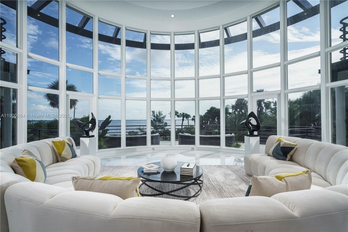 Interior, Living room, Recessed Lighting, Sun Room, Water