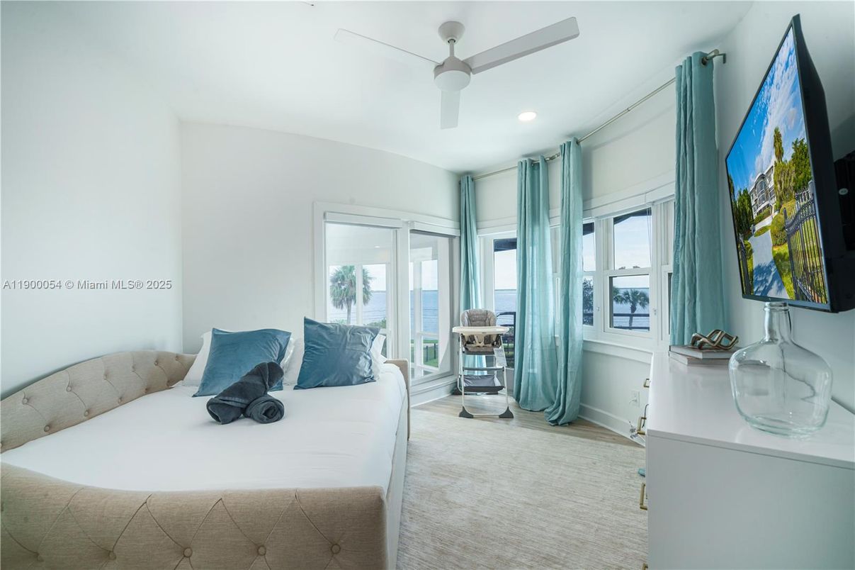 Interior, Recessed Lighting, Water