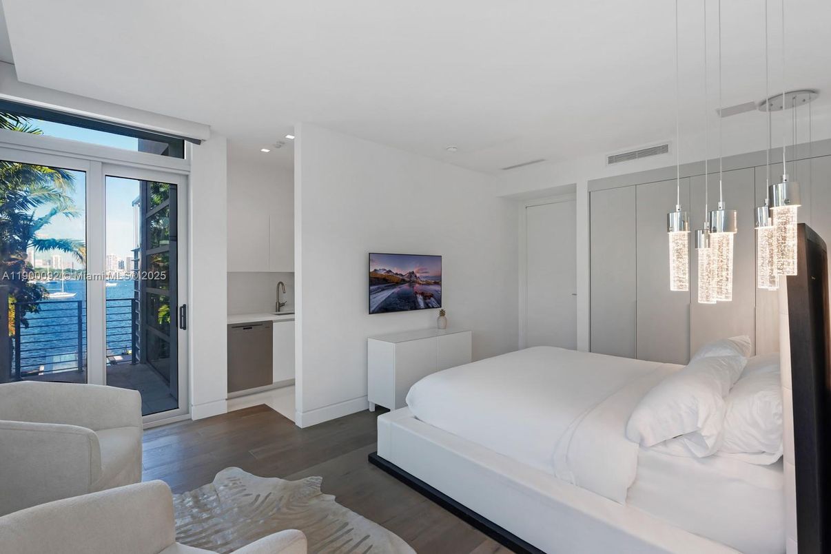 Bedroom, Interior, Pendant Lights, Water, Wood Texture Flooring