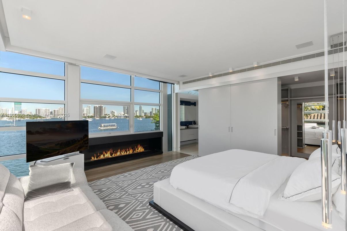 Bedroom, Fireplace, Interior, Recessed Lighting, Water