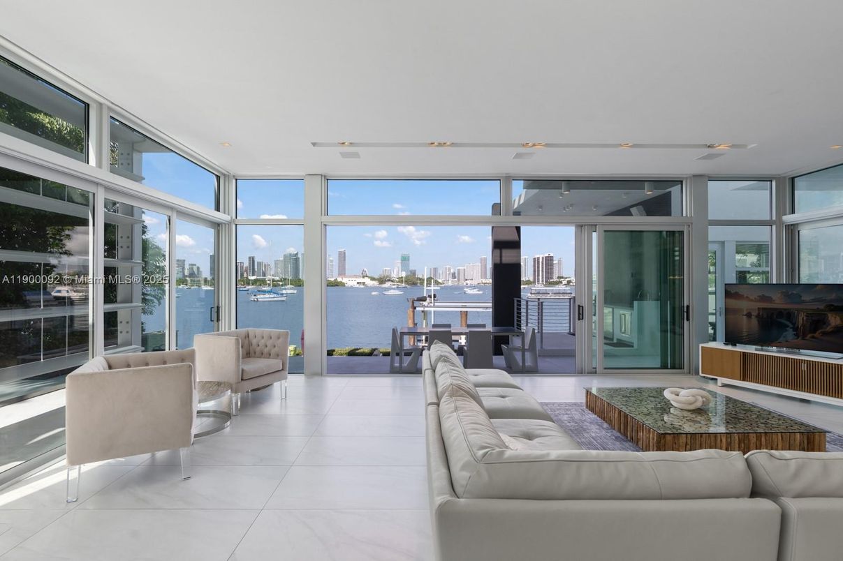 Interior, Living room, Recessed Lighting, Water