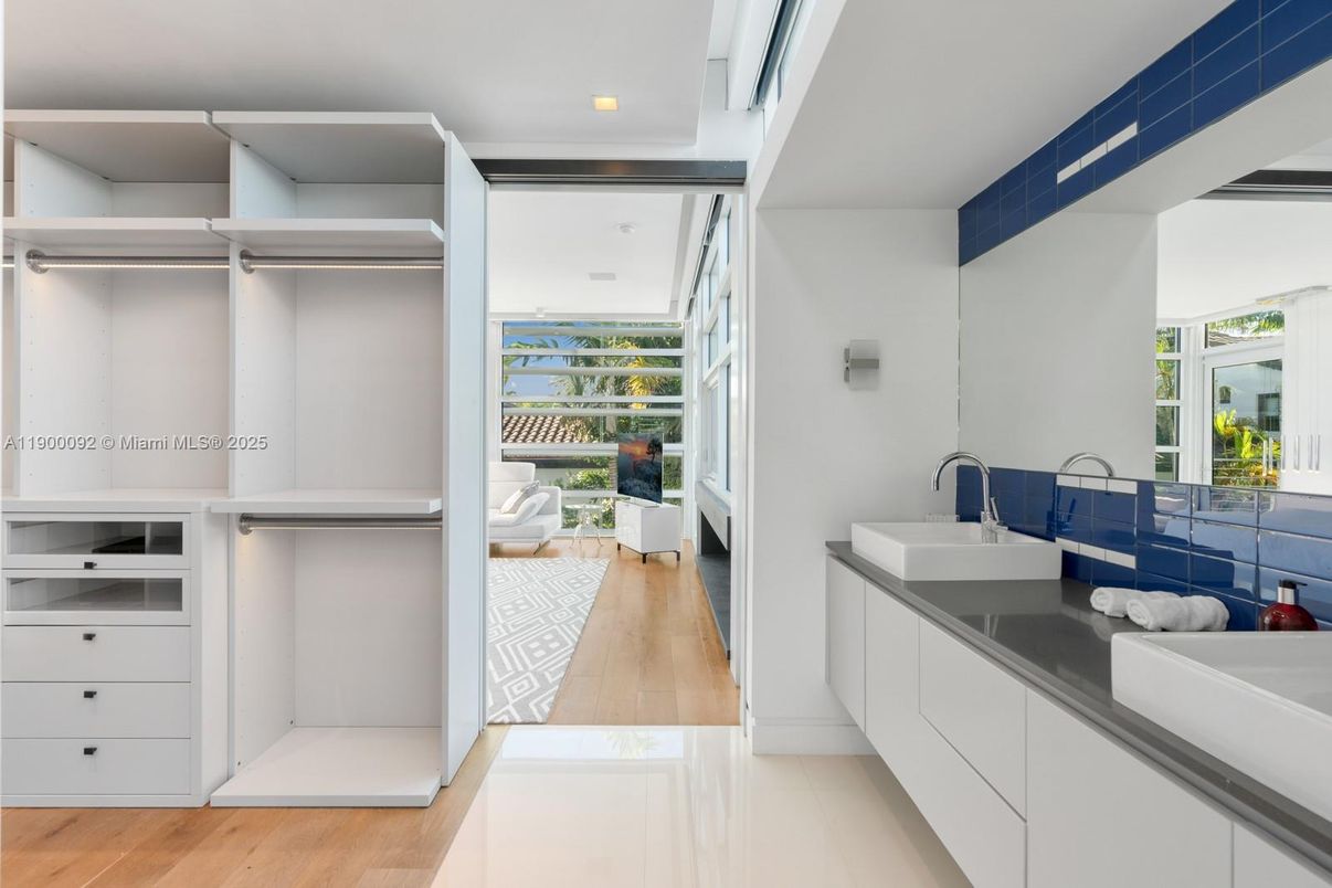 Interior, Recessed Lighting, Walk-in Closets, Wood Texture Flooring