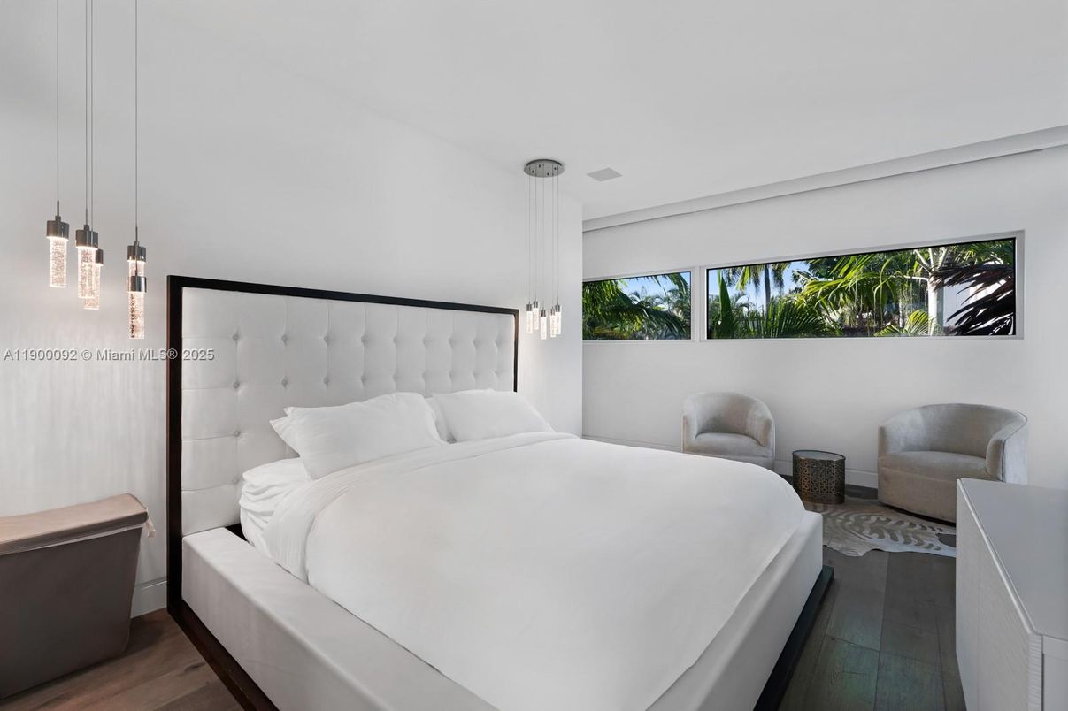 Bedroom, Interior, Pendant Lights, Wood Texture Flooring