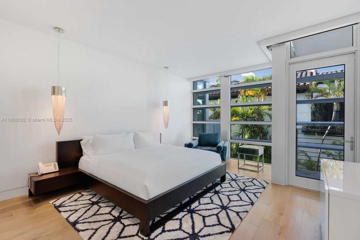 Bedroom, Interior, Pendant Lights, Wood Texture Flooring