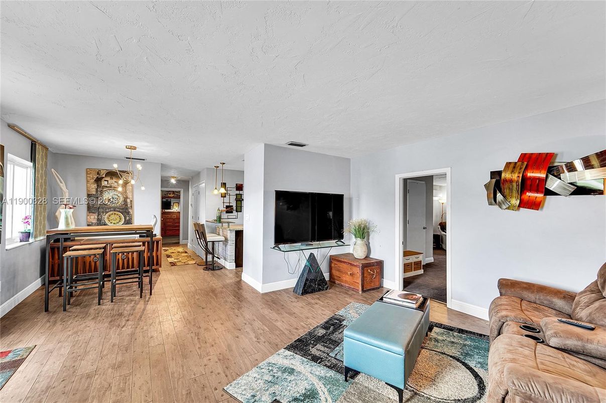 Interior, Living room, Pendant Lights, Wood Texture Flooring