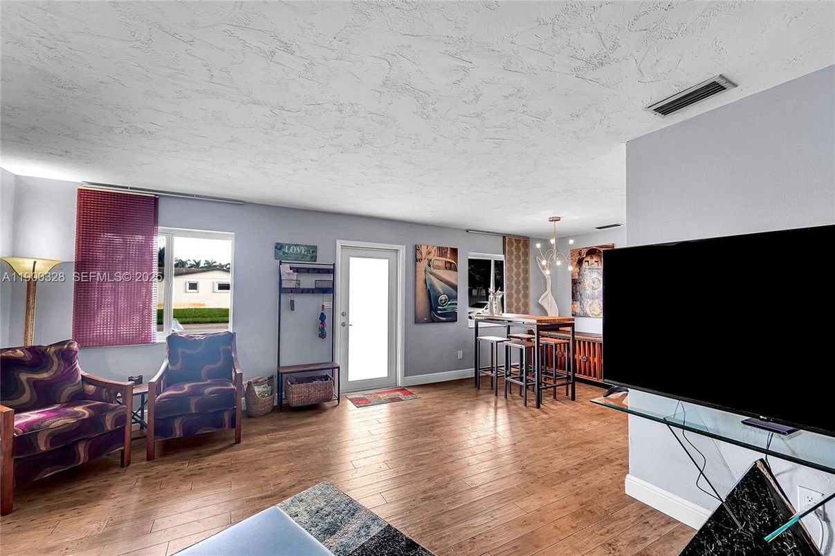 Interior, Pendant Lights, Wood Texture Flooring
