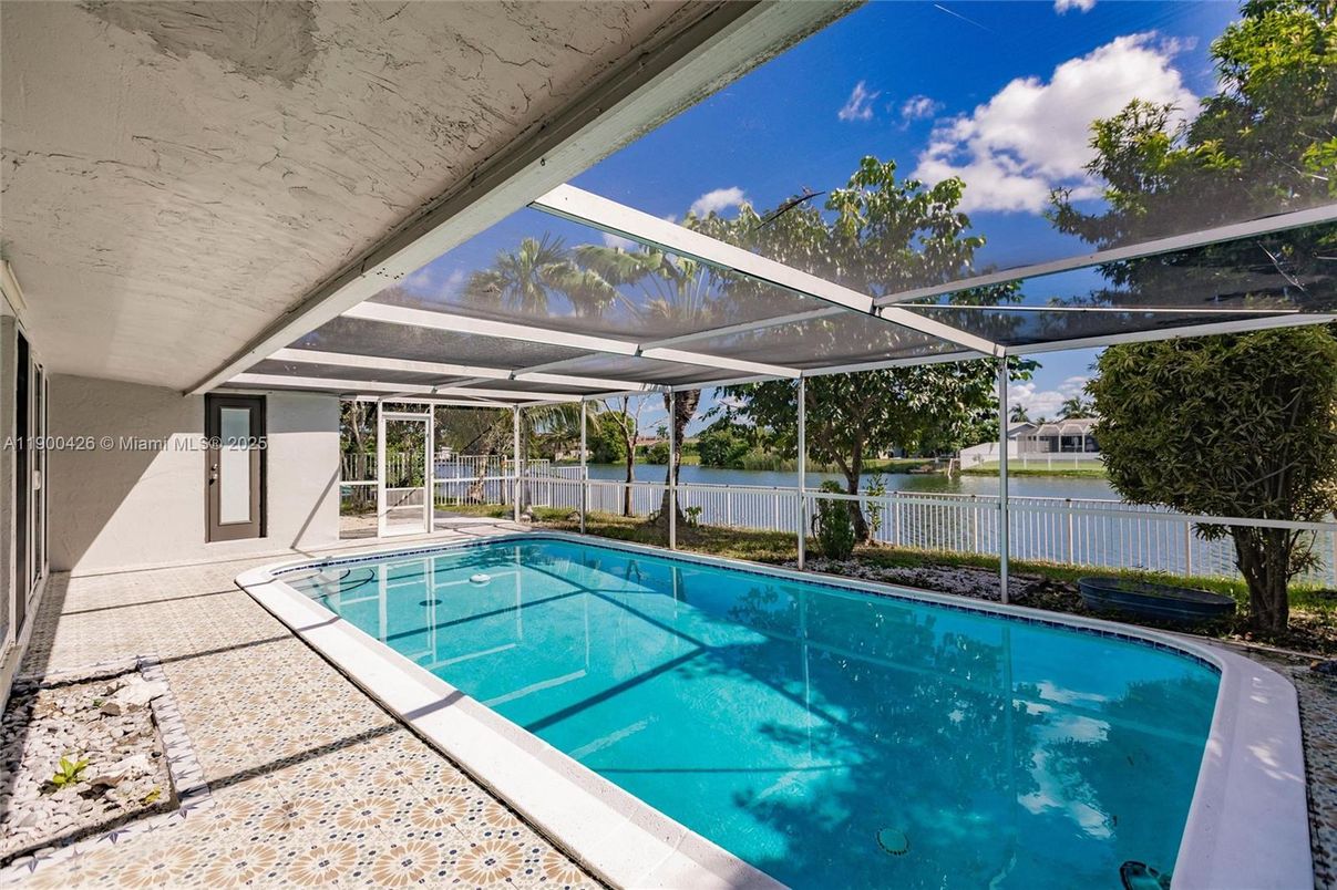 Glass Ceilings, Interior, Pool, Sun Room, Water