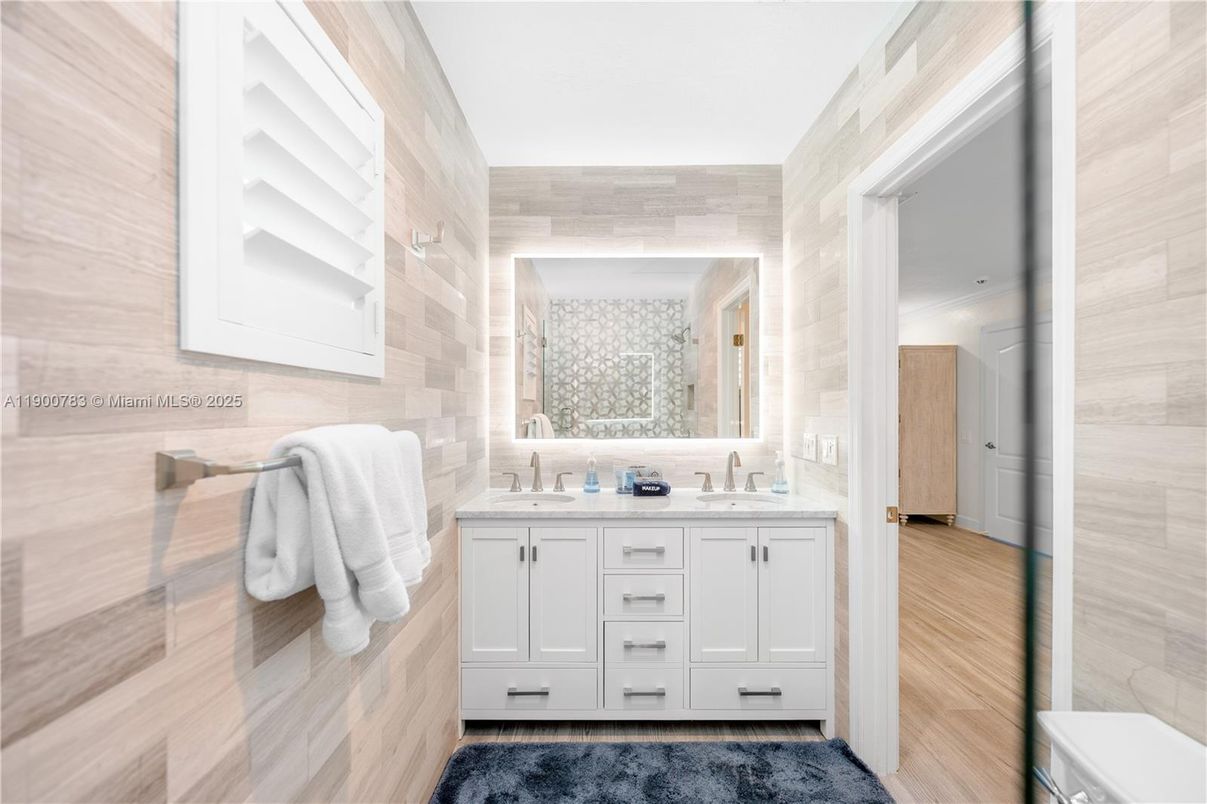 Bathroom, Dual Sink Vanities, Interior, Wood Texture Flooring