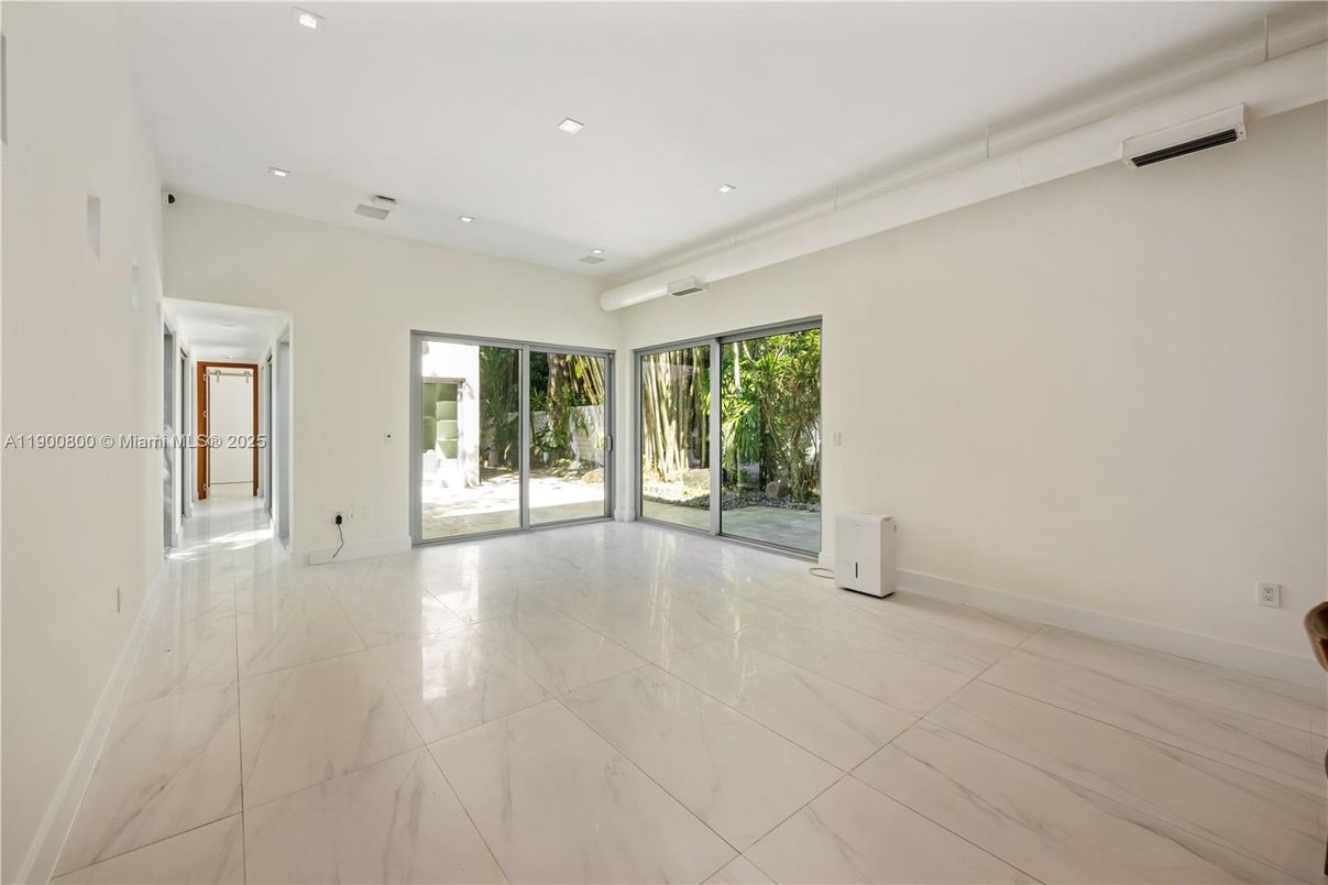Empty room, Interior, Marble, Recessed Lighting