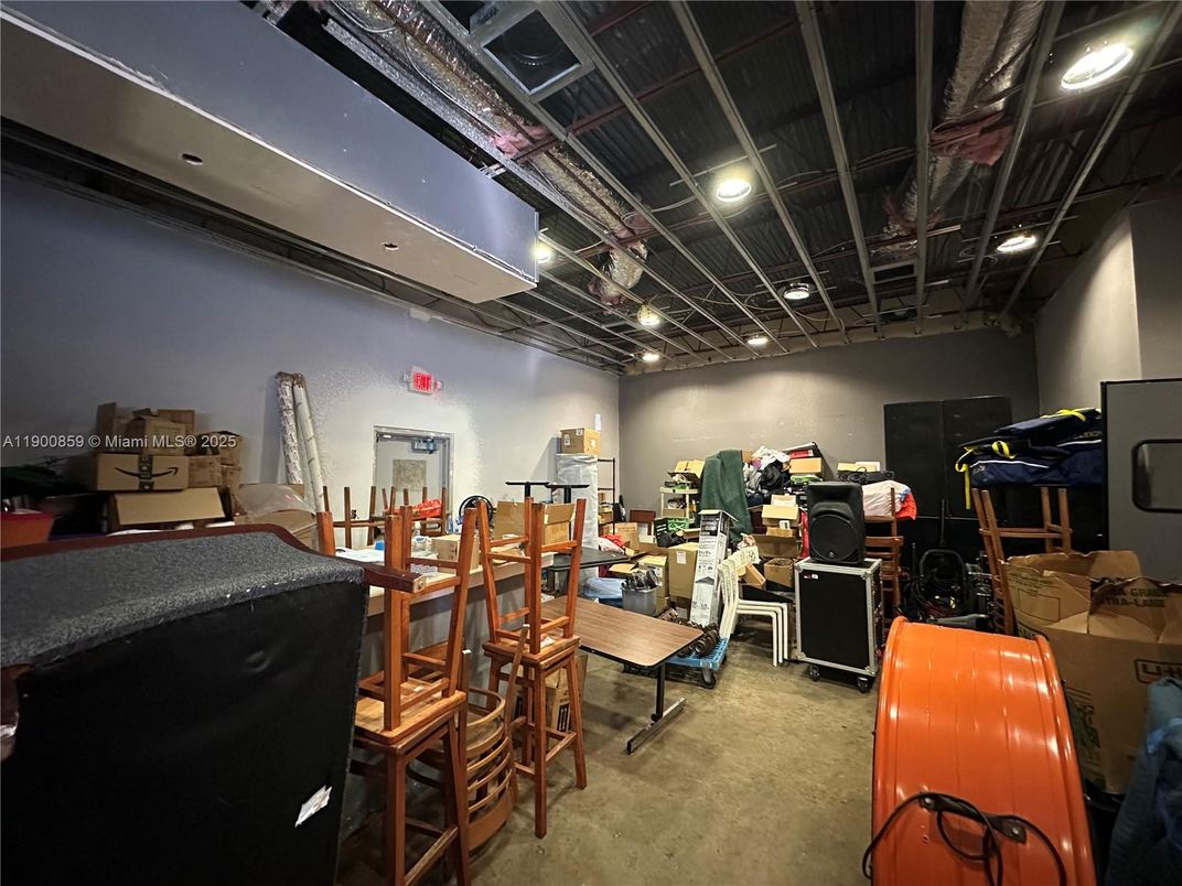 Dining room, Interior, Recessed Lighting