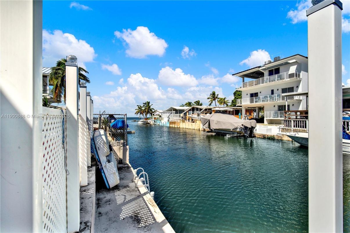 Exterior, Pool, Water