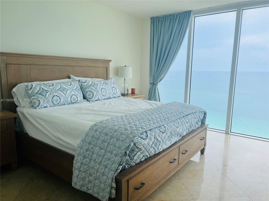 Bedroom, Interior, Water