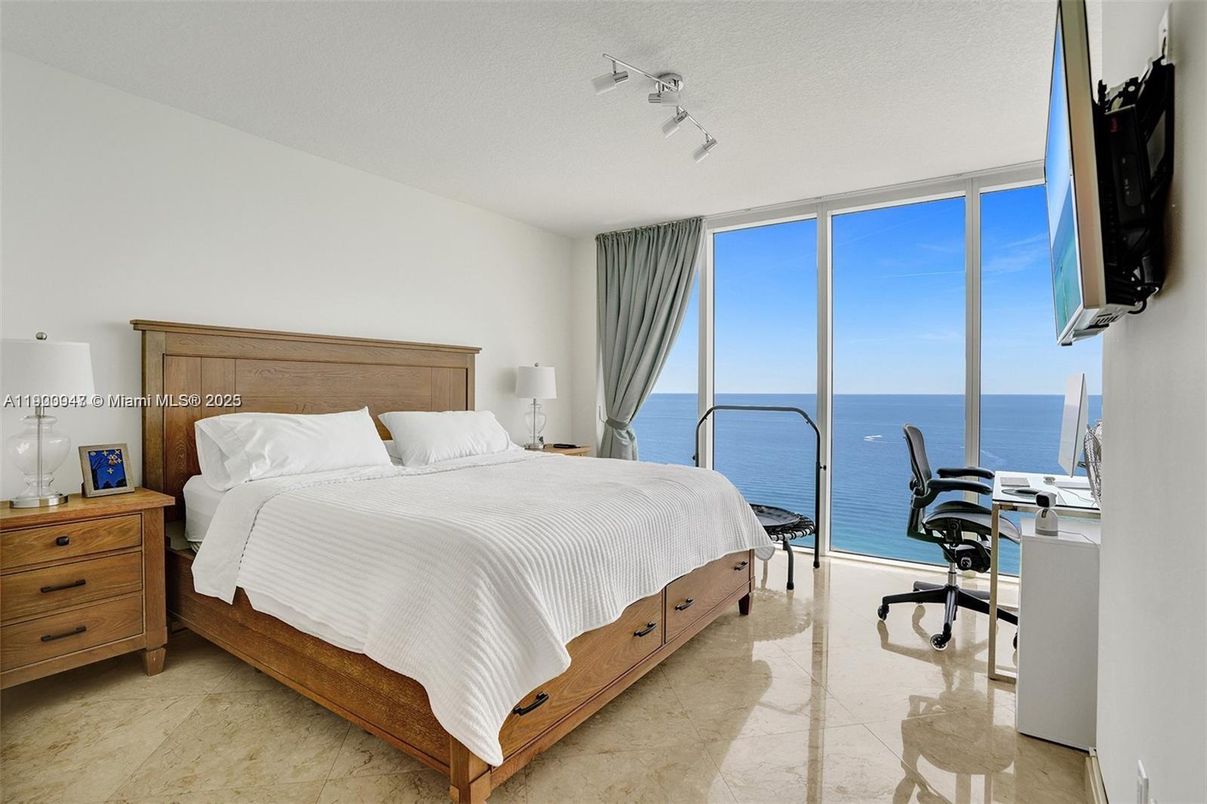 Bedroom, Interior, Water