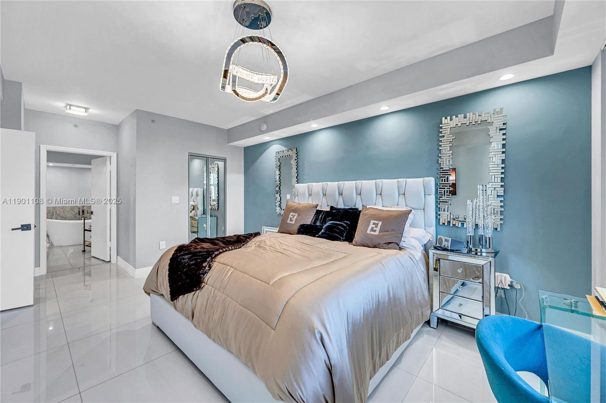 Bedroom, Interior, Recessed Lighting