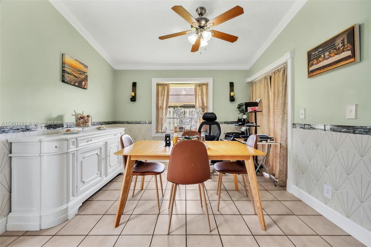 Dining room, Interior