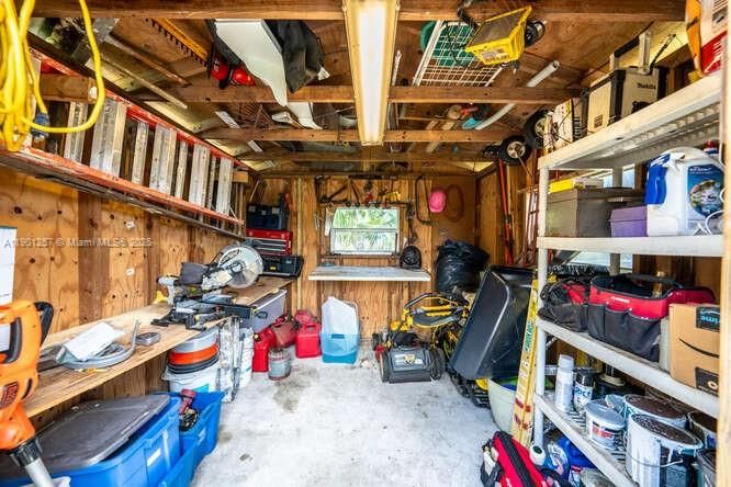 Garage, Interior, Wooden Beams, Wooden Walls