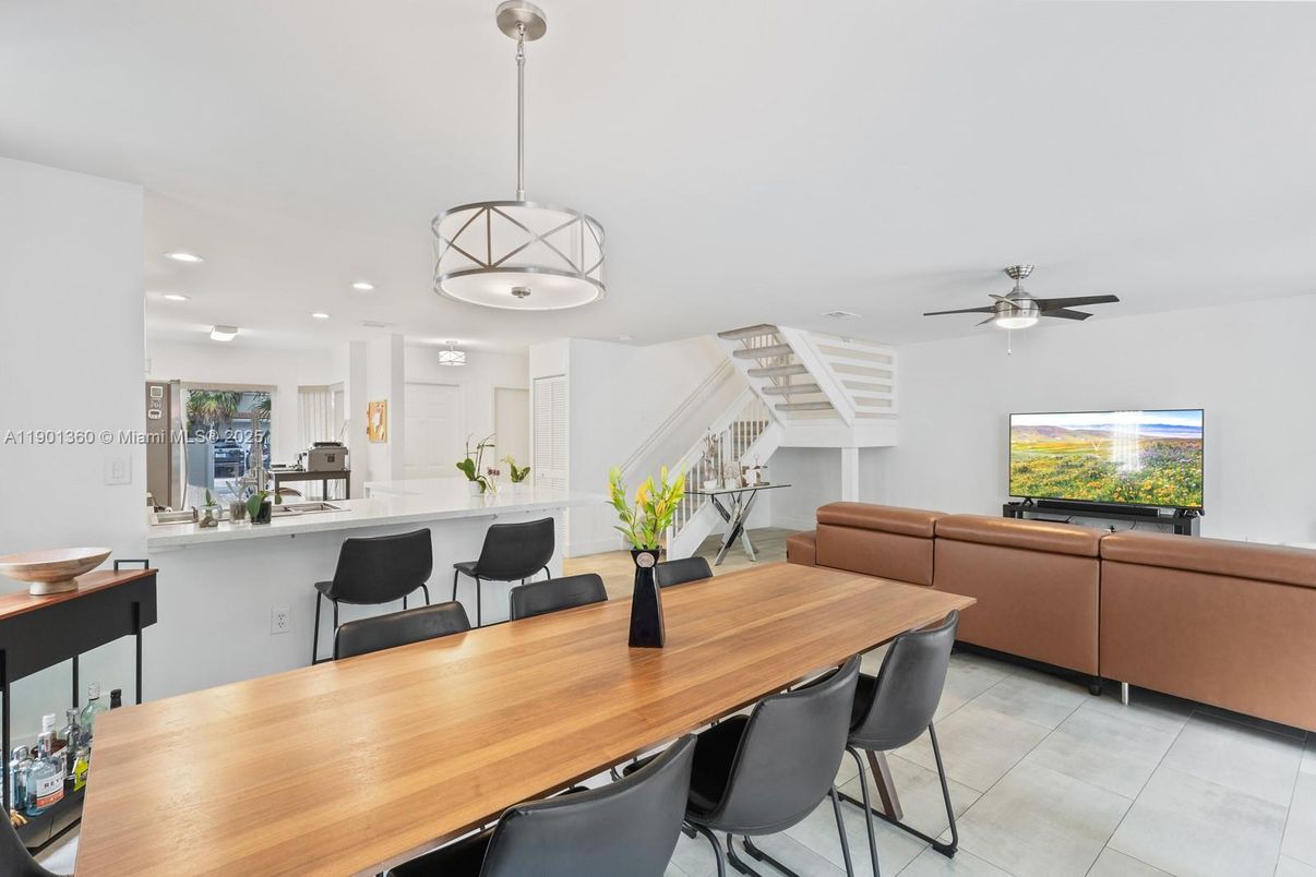 Dining room, Interior, Kitchen, Living room, Pendant Lights, Recessed Lighting