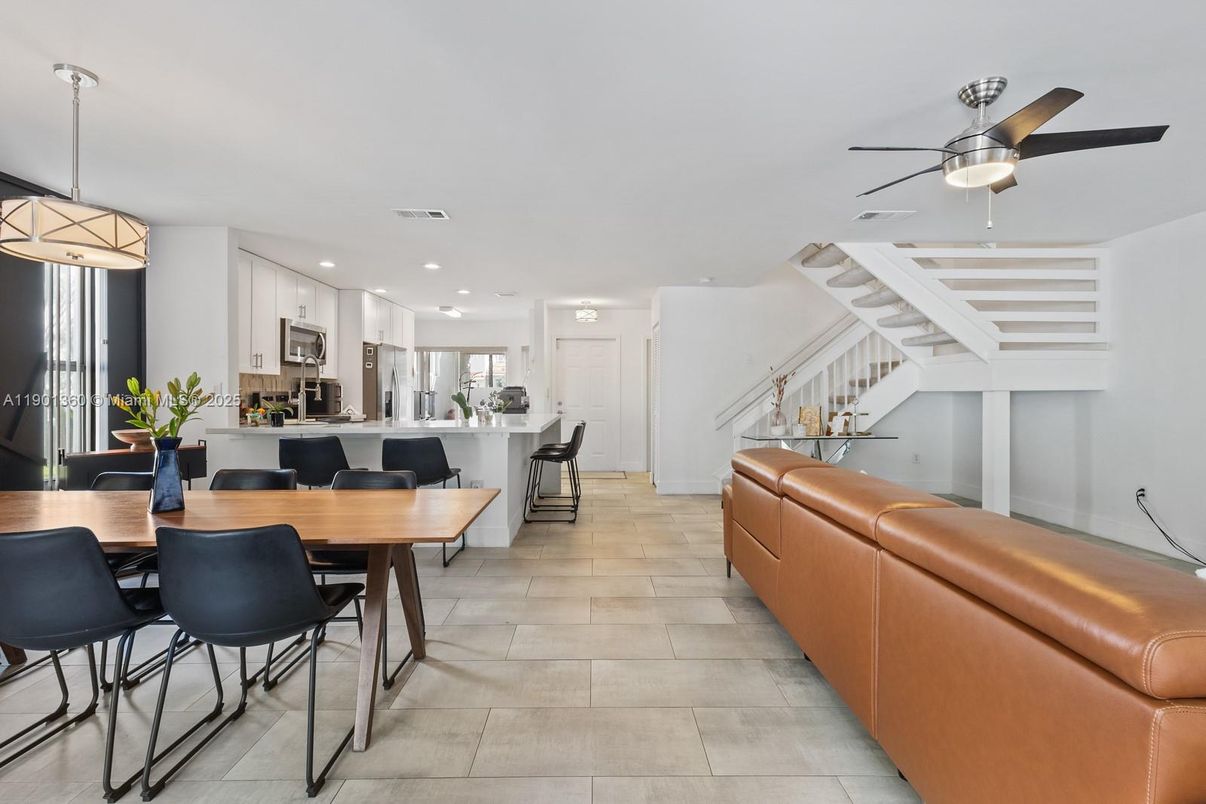 Dining room, Interior, Kitchen, Living room, Pendant Lights, Recessed Lighting, Stainless Steel Appliances
