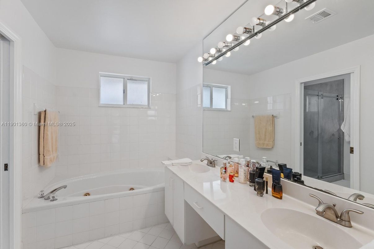Bathroom, Dual Sink Vanities, Interior