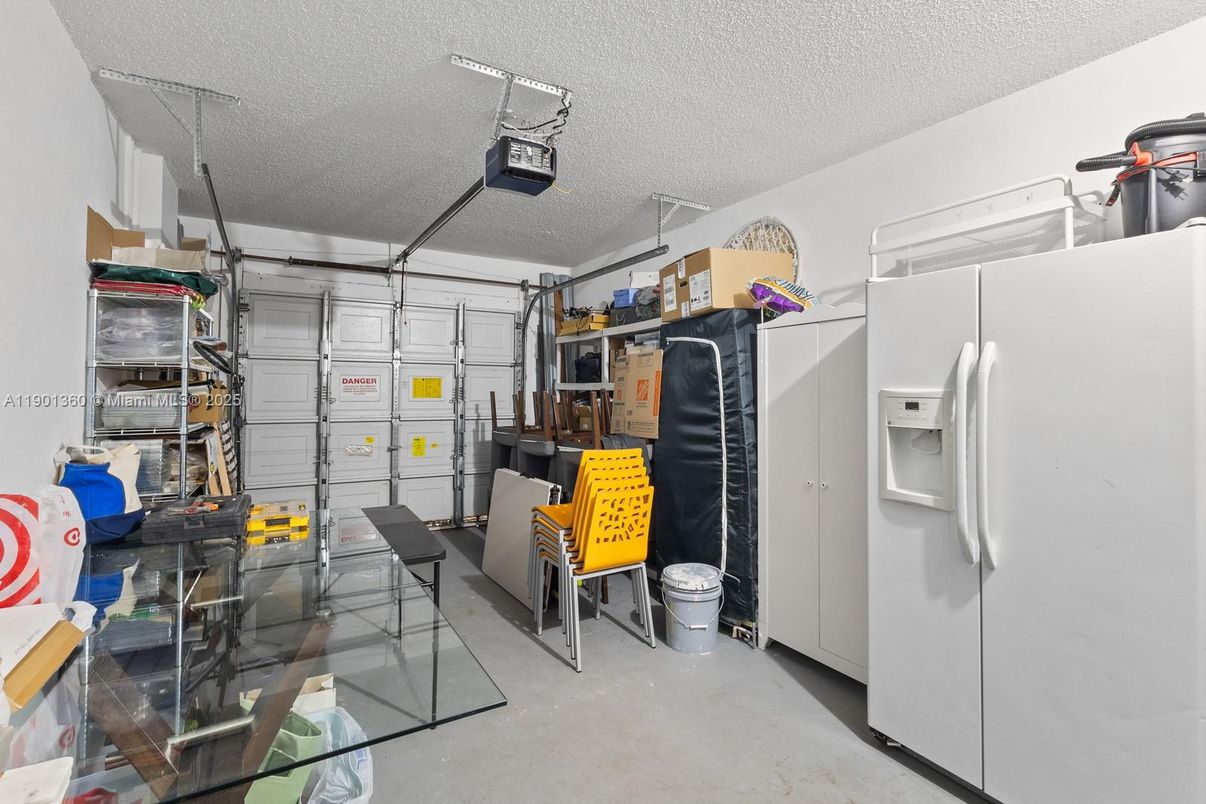 Garage, Interior