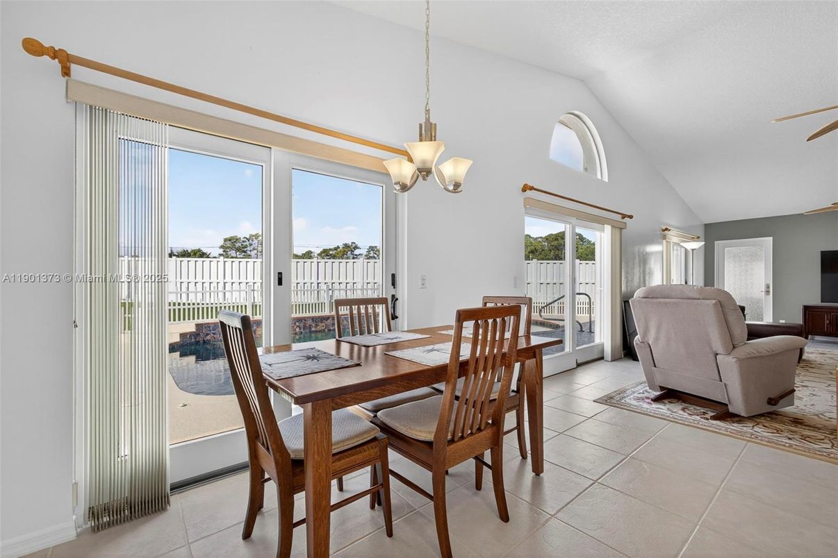 Dining room, Interior, Pendant Lights