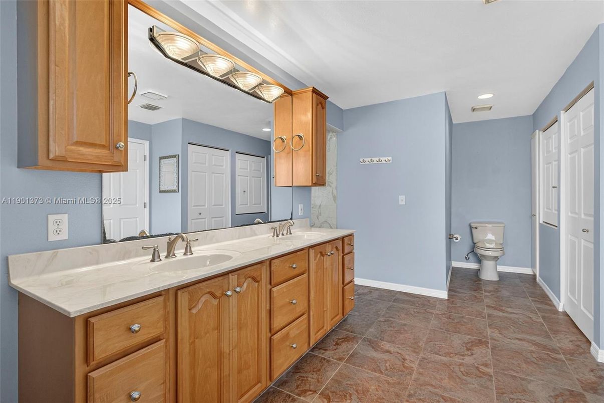 Bathroom, Interior, Recessed Lighting