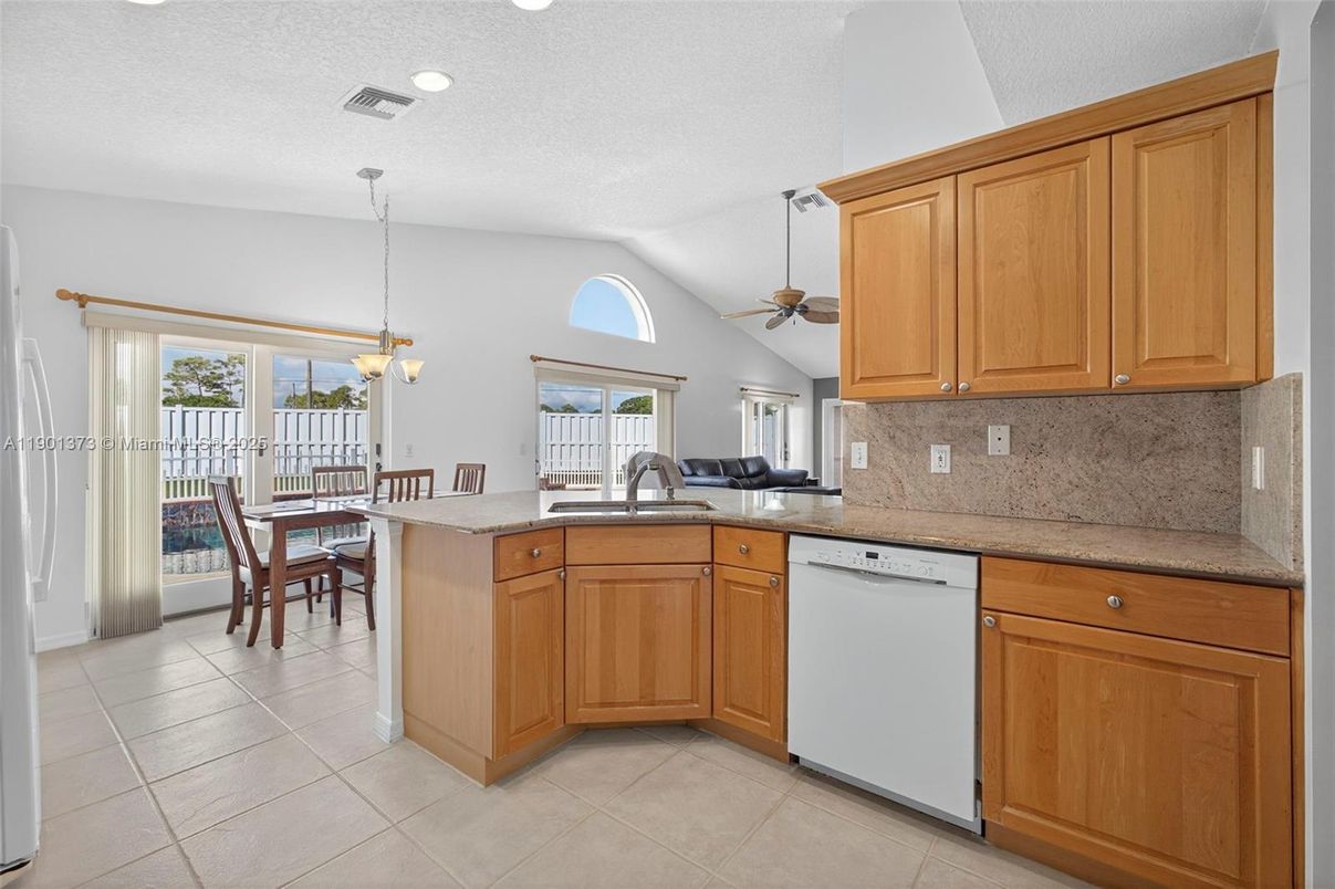 Dining room, Interior, Kitchen, Pendant Lights, Recessed Lighting