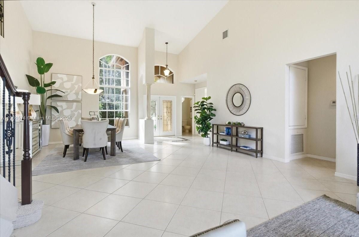 Dining room, Interior, Pendant Lights