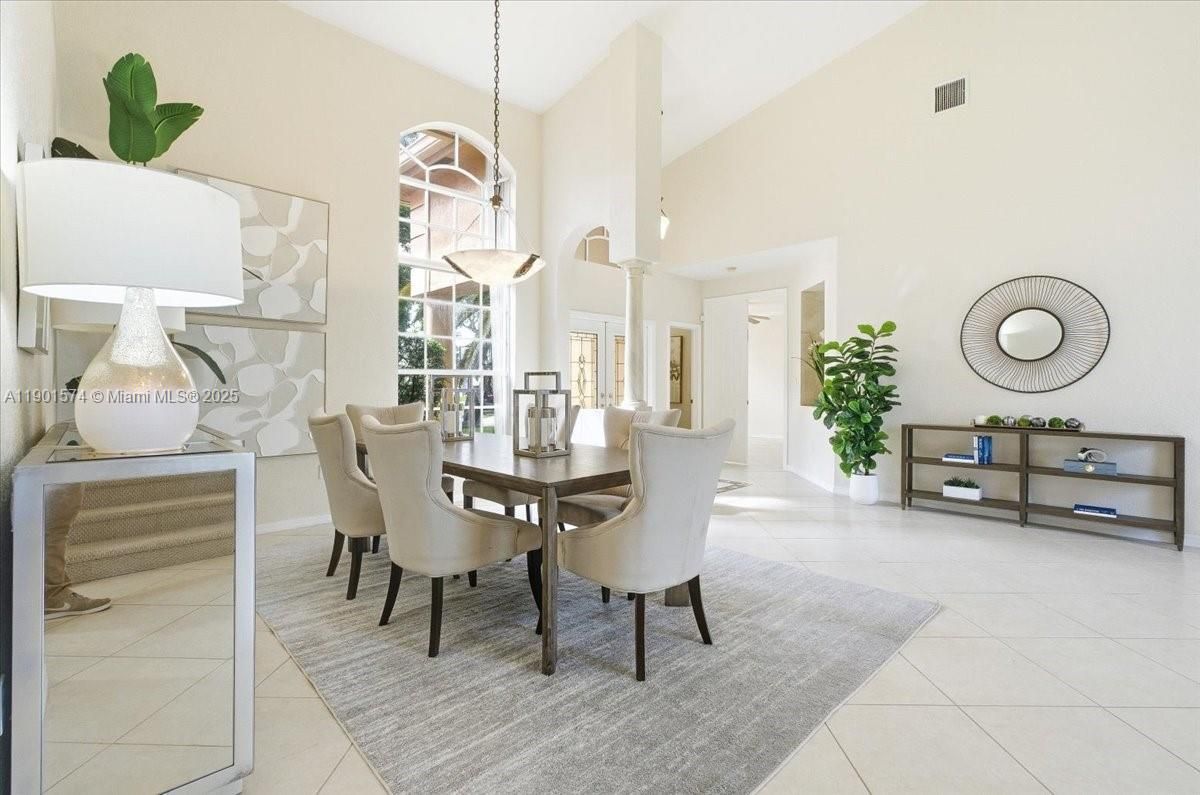Dining room, Interior, Pendant Lights