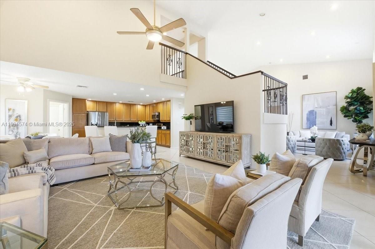 Interior, Kitchen, Living room, Recessed Lighting, Stainless Steel Appliances