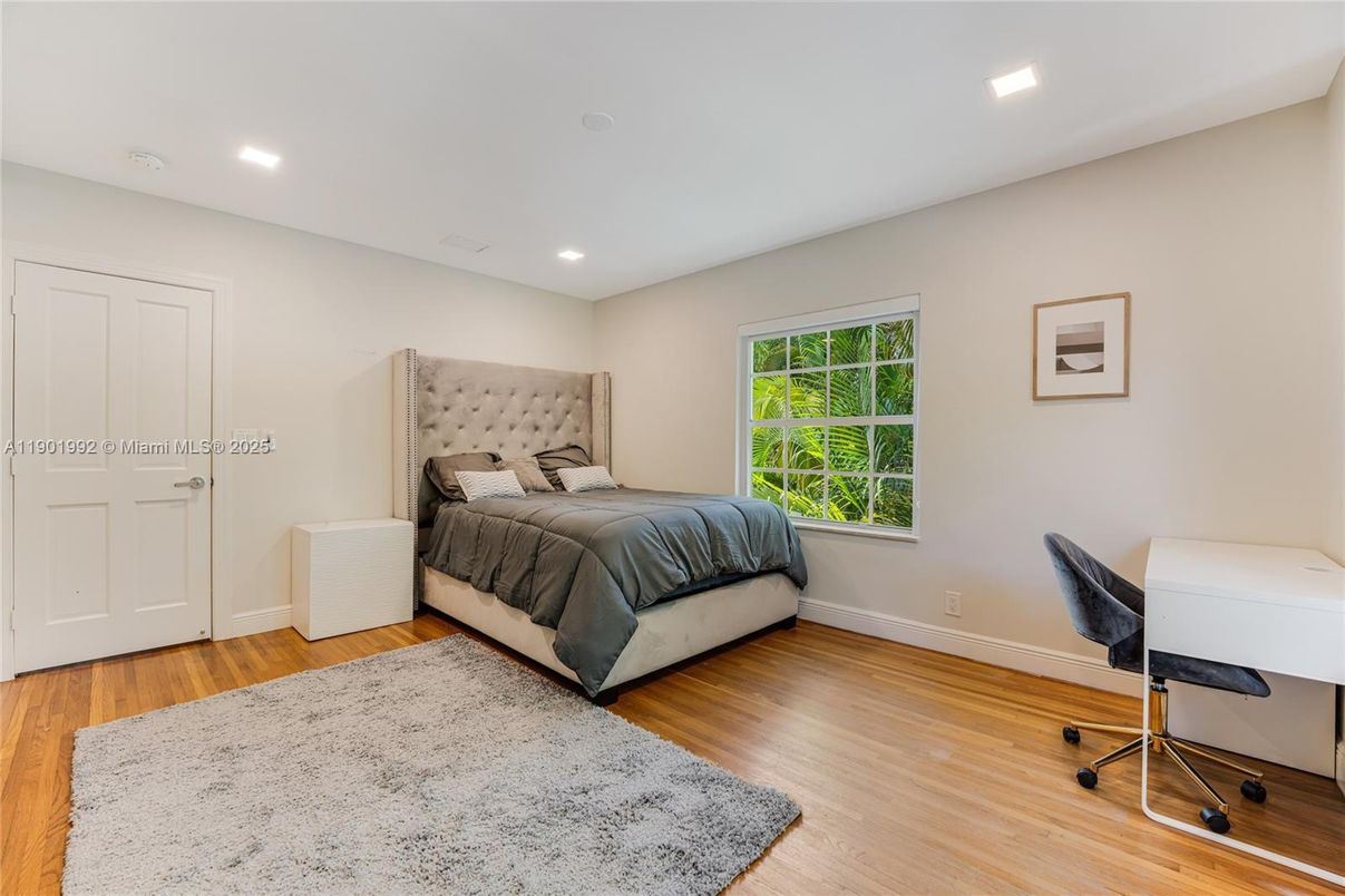 Bedroom, Home Office, Interior, Recessed Lighting, Wood Texture Flooring