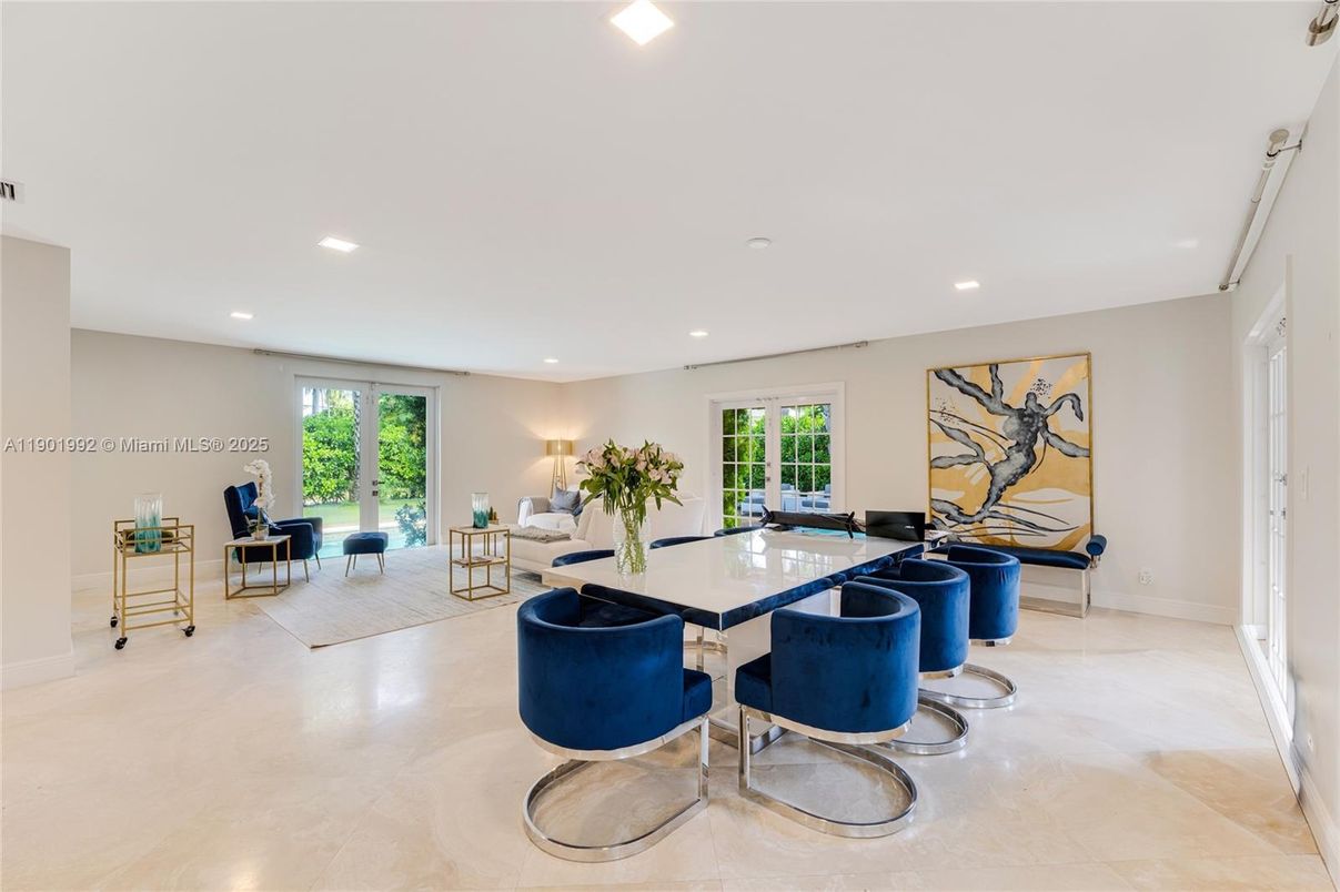 Dining room, Interior, Living room, Recessed Lighting