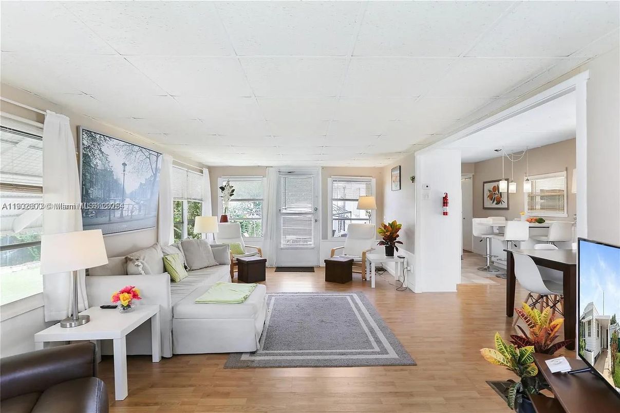 Interior, Living room, Pendant Lights, Wood Texture Flooring