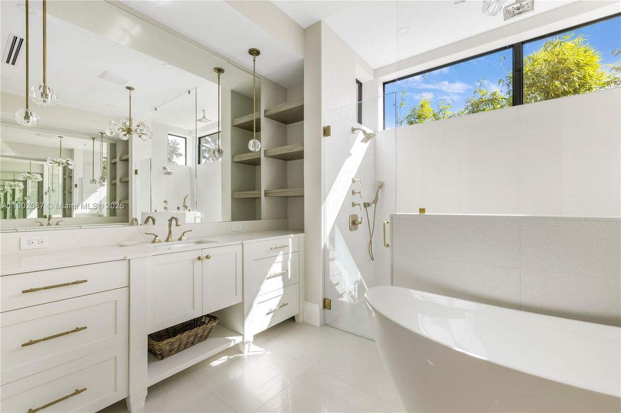 Bathroom, Dual Sink Vanities, Free Standing Baths, Interior, Pendant Lights