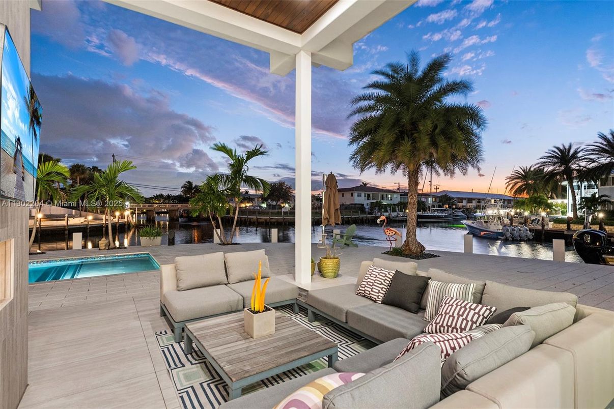 Exterior, Pool, Water