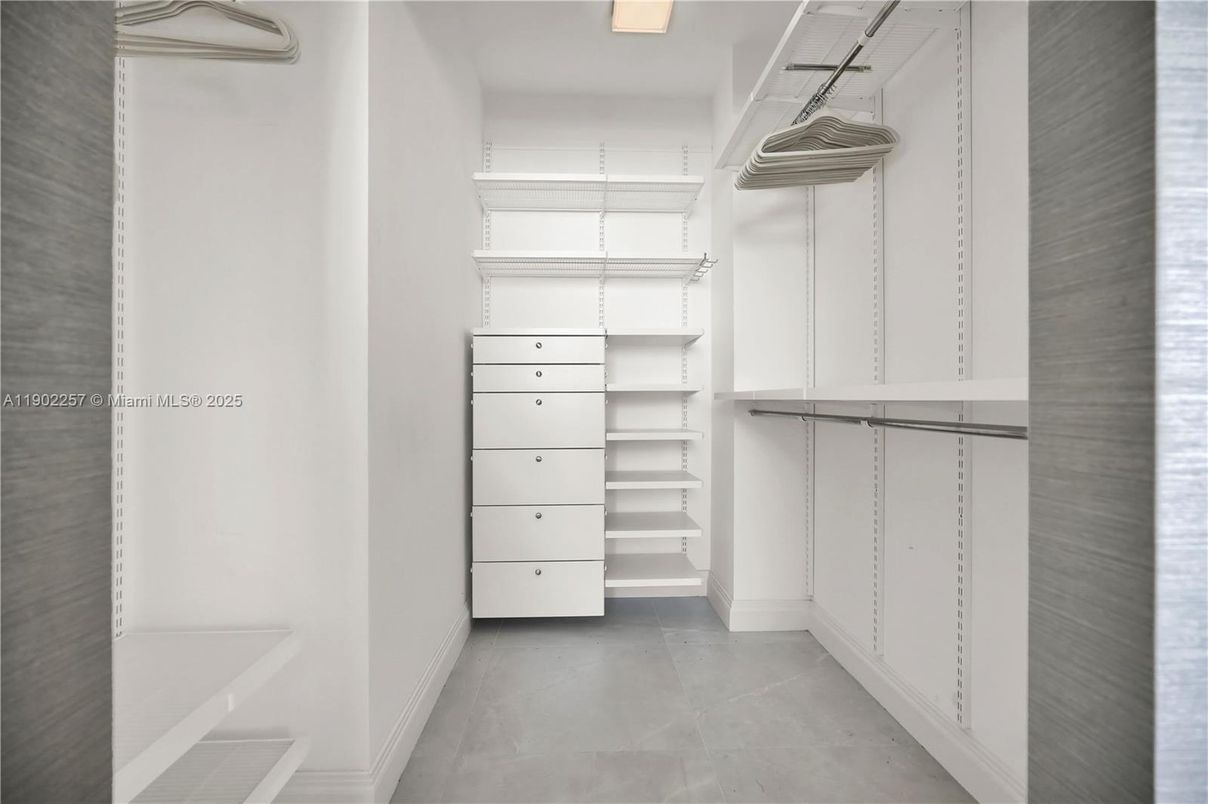 Interior, Walk-in Closets