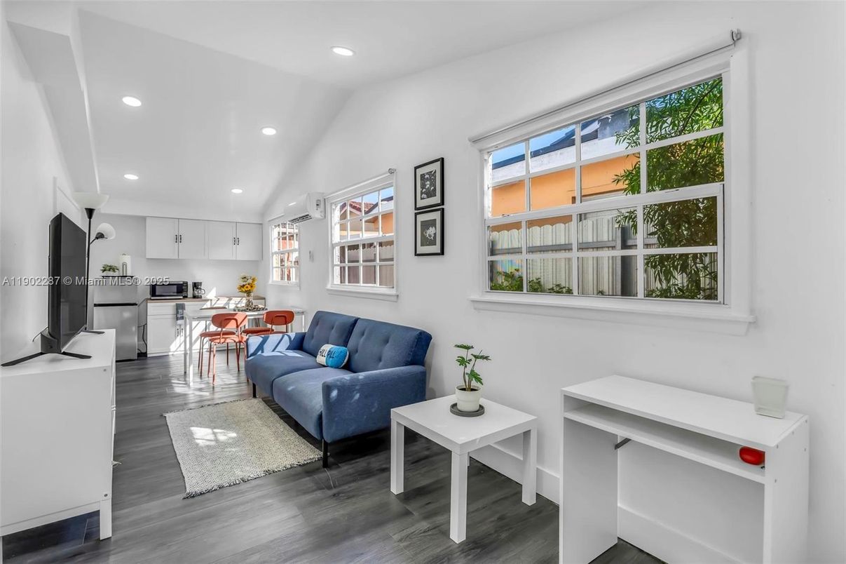 Dining room, Interior, Kitchen, Living room, Recessed Lighting, Wood Texture Flooring