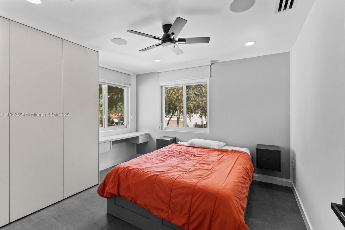 Bedroom, Interior, Recessed Lighting