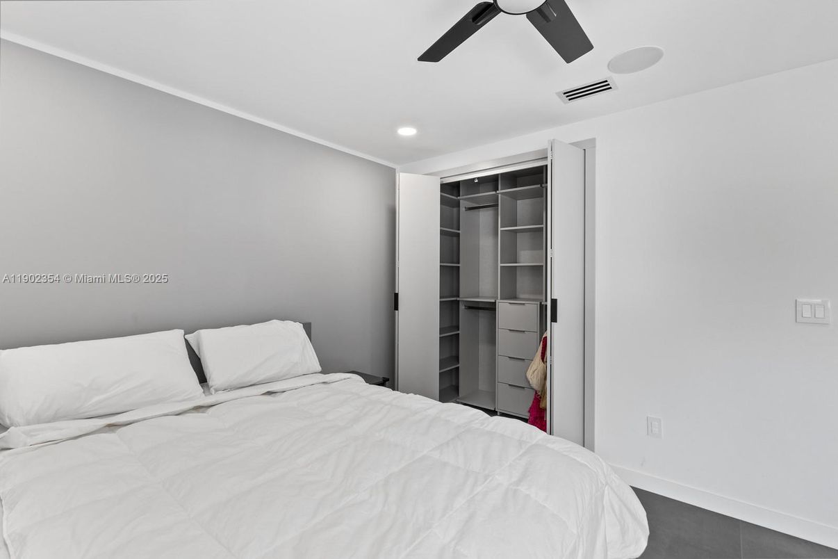 Bedroom, Interior, Recessed Lighting