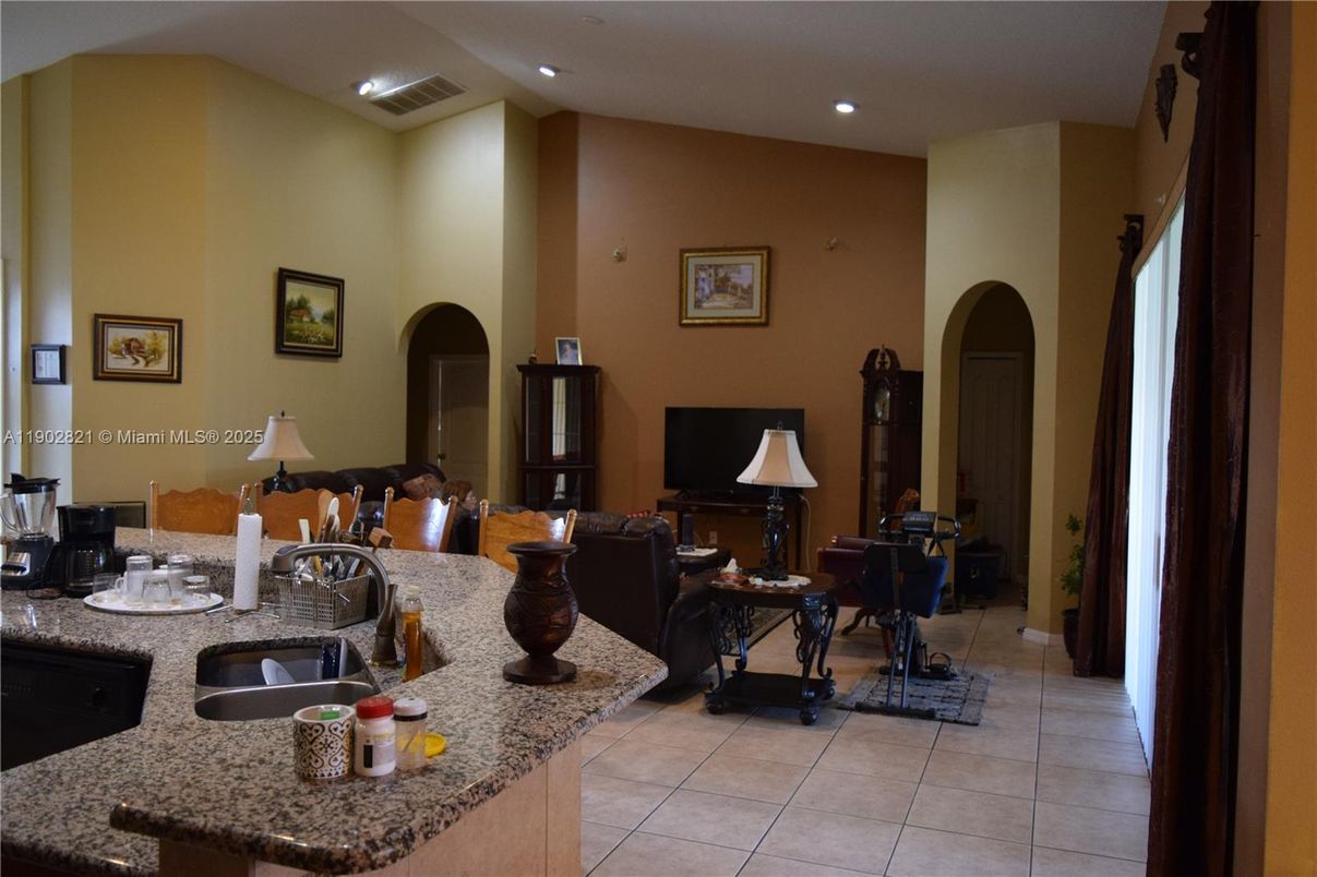 Dining room, Interior, Living room, Recessed Lighting