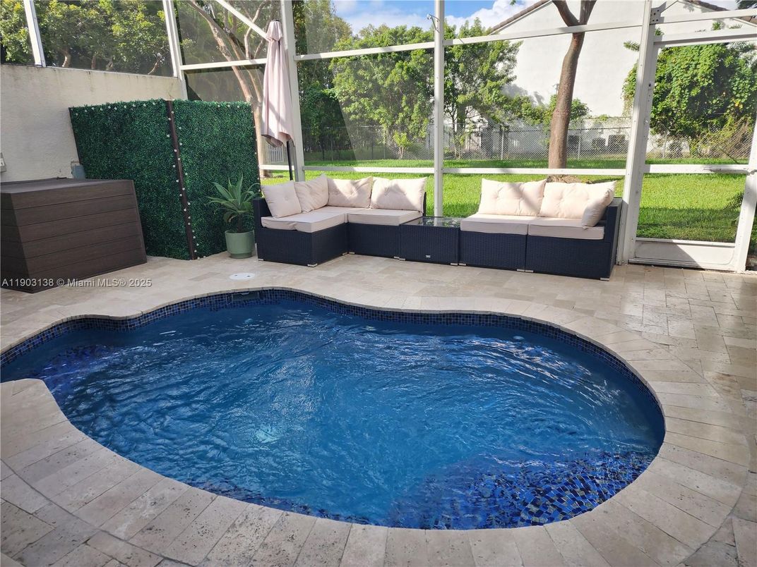 Interior, Pool, Sun Room