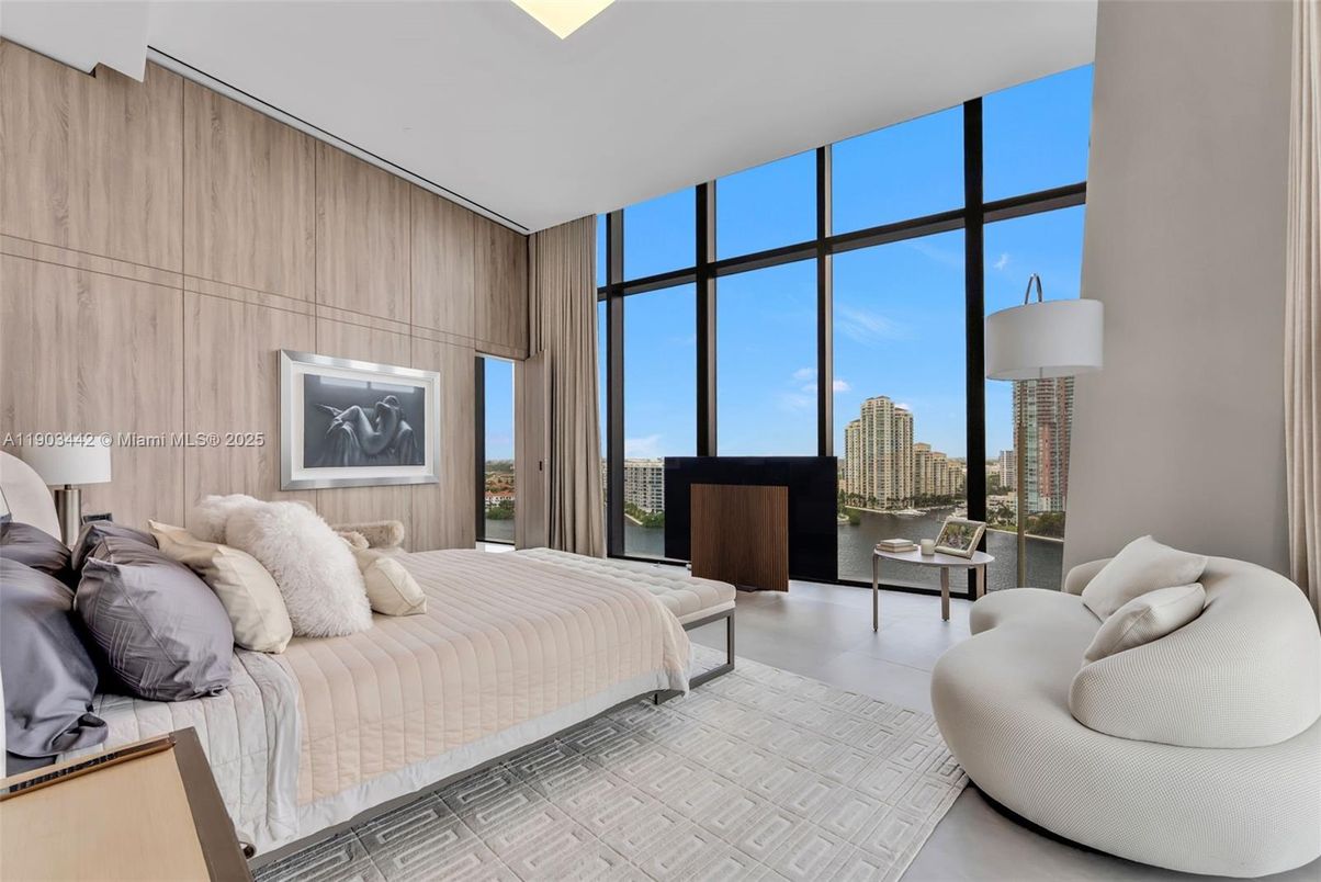 Bedroom, Interior, Water