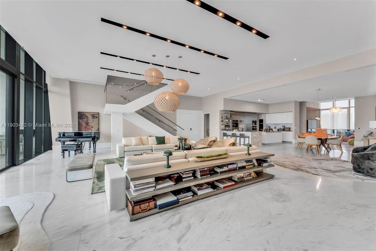 Dining room, Interior, Living room, Marble, Pendant Lights, Piano, Recessed Lighting