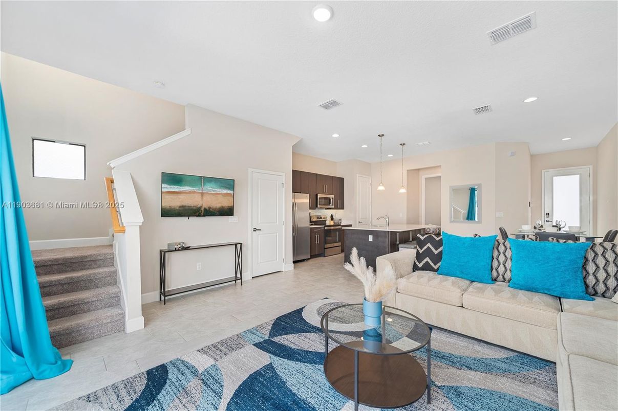 Interior, Kitchen, Living room, Pendant Lights, Recessed Lighting, Stainless Steel Appliances