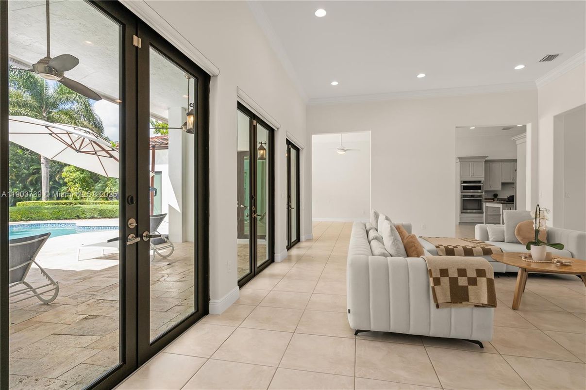 Interior, Kitchen, Living room, Recessed Lighting, Stainless Steel Appliances